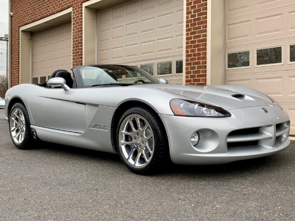 Used-2003-Dodge-Viper-SRT-10