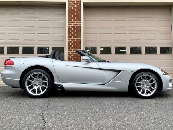 Used-2003-Dodge-Viper-SRT-10