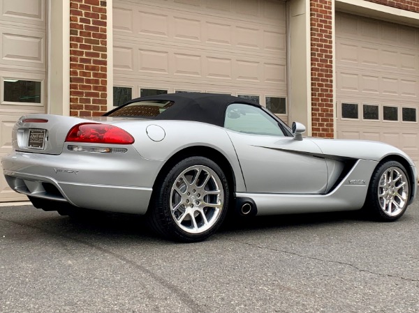 Used-2003-Dodge-Viper-SRT-10