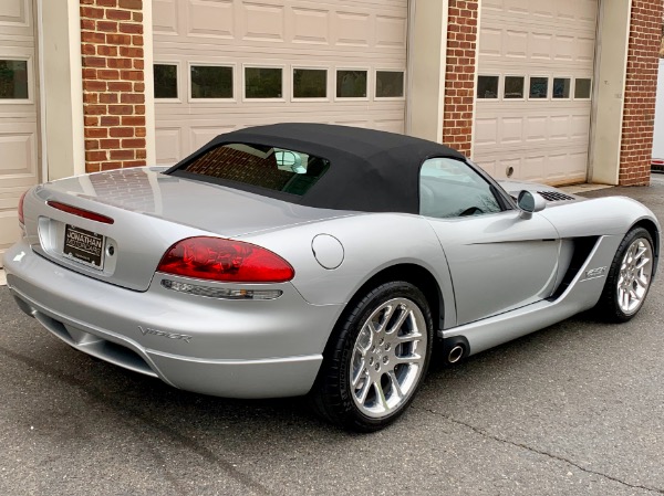 Used-2003-Dodge-Viper-SRT-10