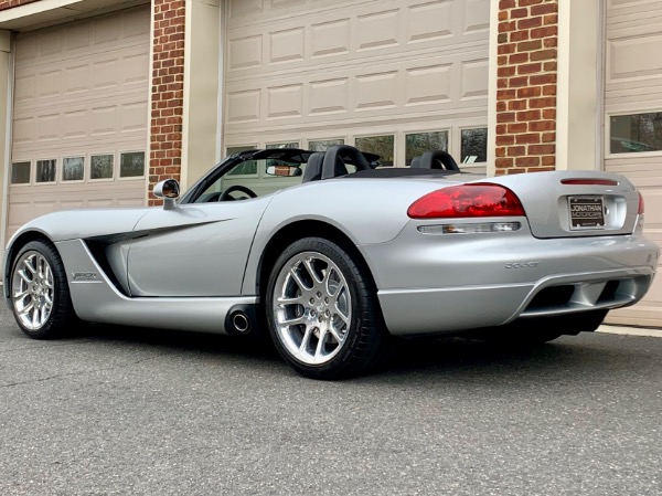 Used-2003-Dodge-Viper-SRT-10