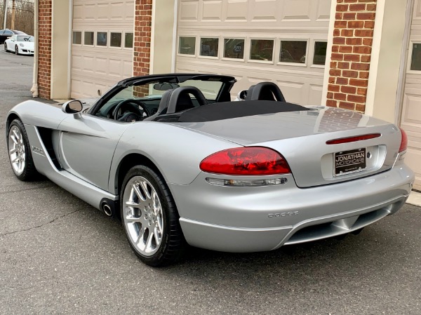 Used-2003-Dodge-Viper-SRT-10