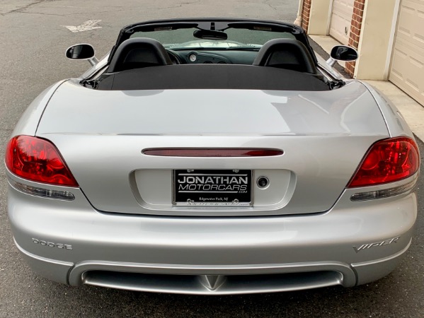 Used-2003-Dodge-Viper-SRT-10