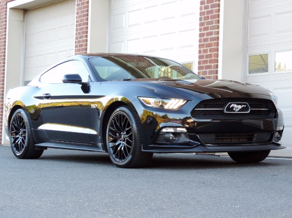 Used-2015-Ford-Mustang-GT-Premium