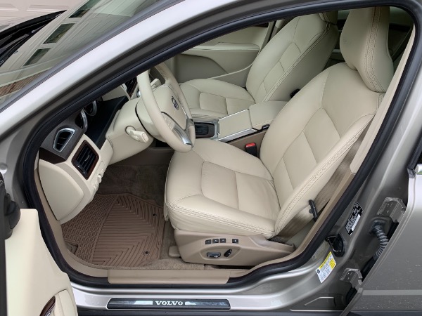 Used-2013-Volvo-XC70-32-Platinum