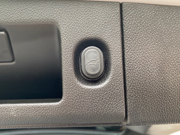 Used-2019-Cadillac-Escalade-ESV-Premium-Luxury