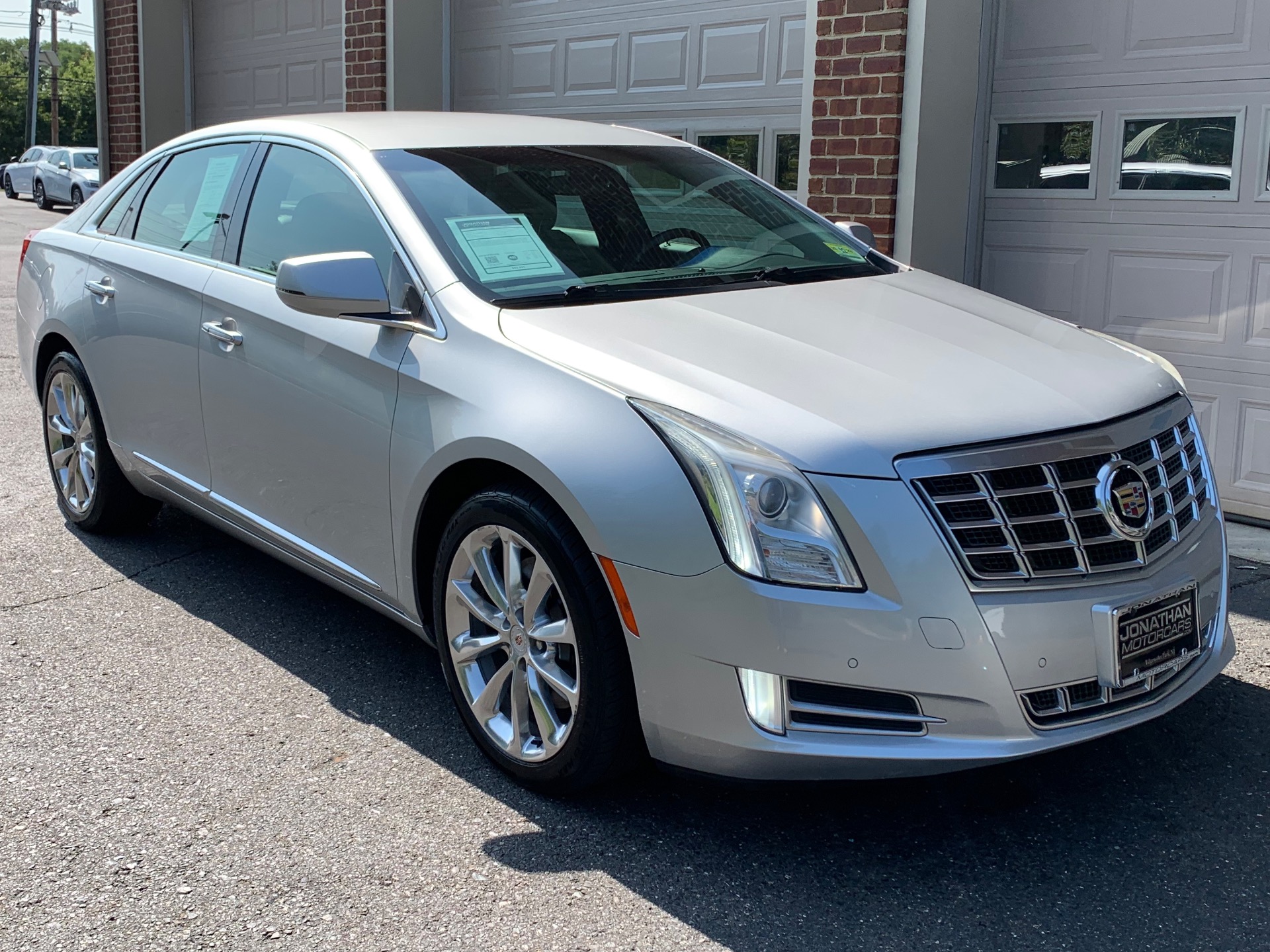 Used-2014-Cadillac-XTS-AWD-Luxury-Collection