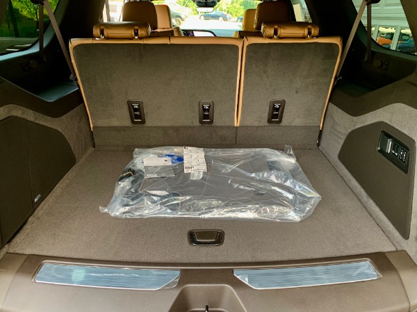 Used-2022-Cadillac-Escalade-ESV-Premium-Luxury