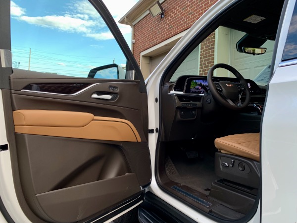 Used-2022-Cadillac-Escalade-ESV-Premium-Luxury