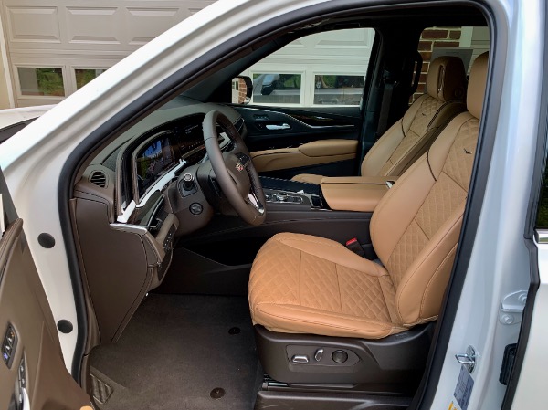 Used-2022-Cadillac-Escalade-ESV-Premium-Luxury