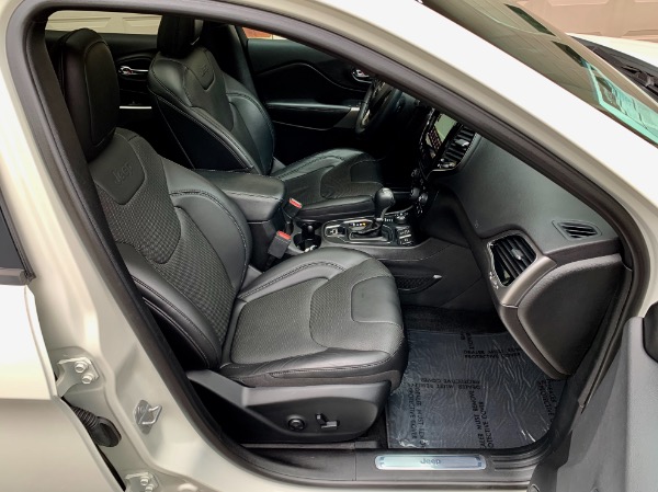 Used-2019-Jeep-Cherokee-High-Altitude