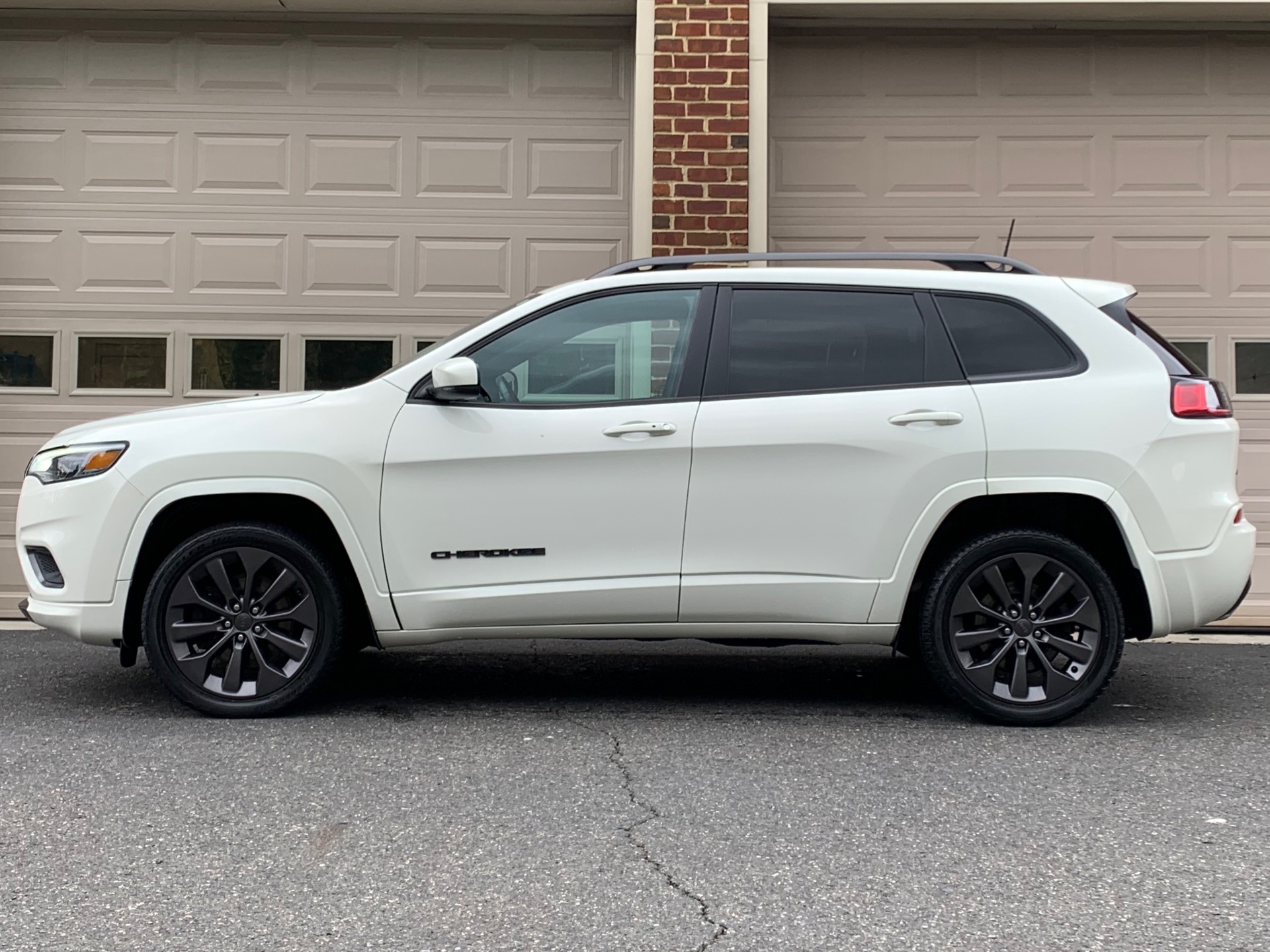 Used-2019-Jeep-Cherokee-High-Altitude