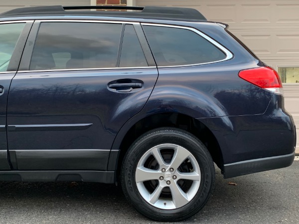 Used-2014-Subaru-Outback-25i-Limited-Moonroof