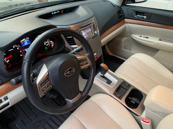 Used-2014-Subaru-Outback-25i-Limited-Moonroof