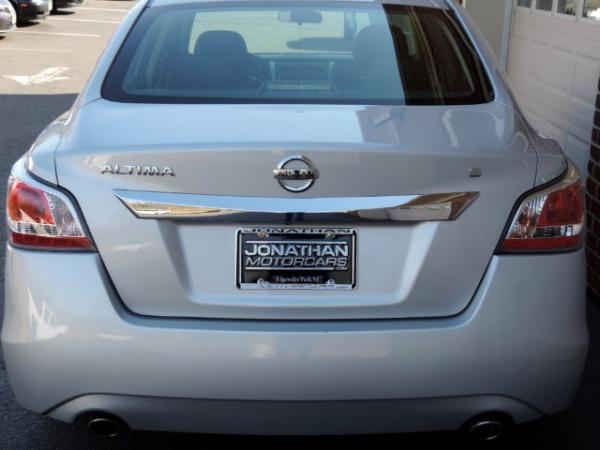 Used-2015-Nissan-Altima-25-S