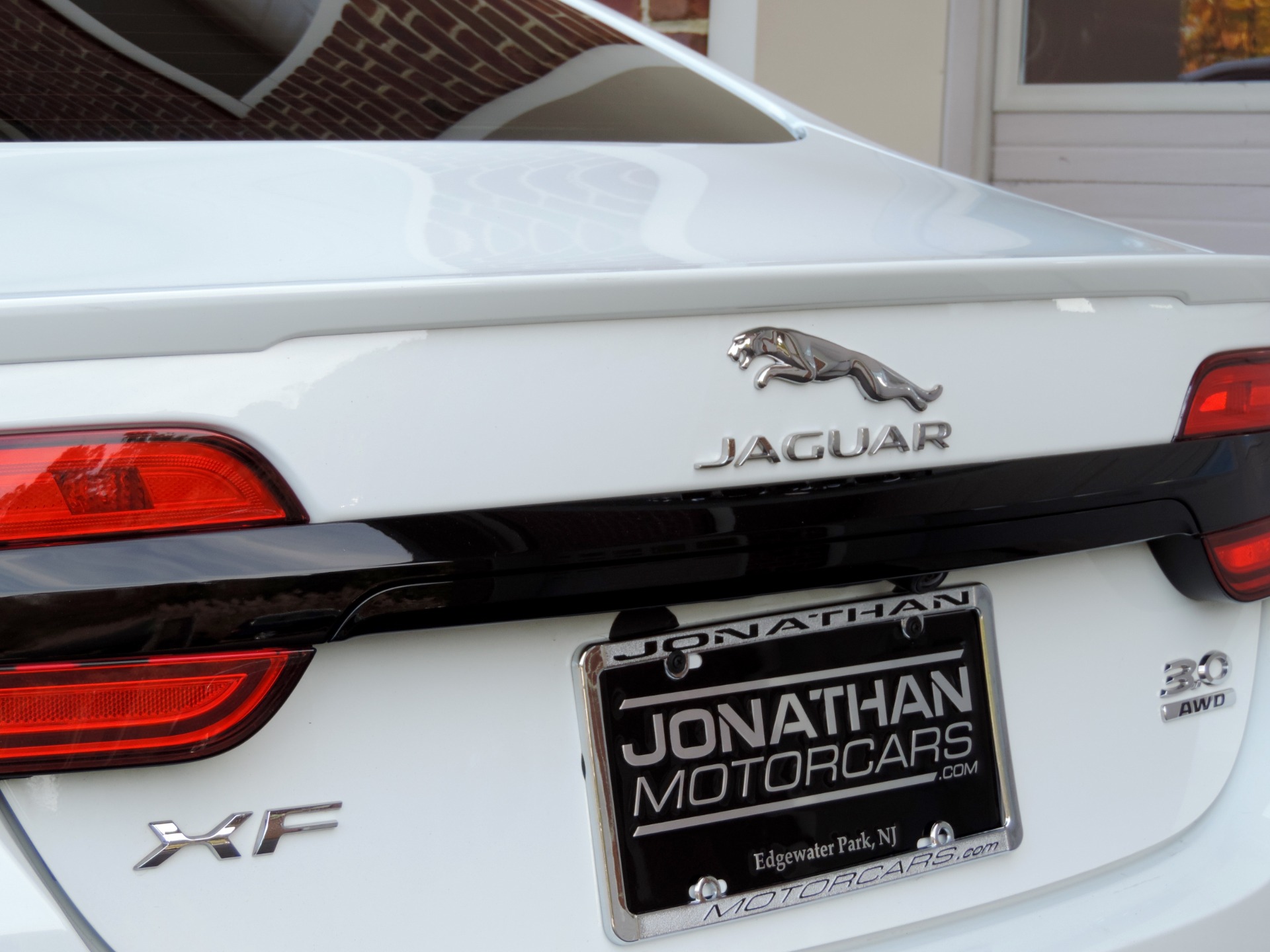 Шильдик Jaguar v6