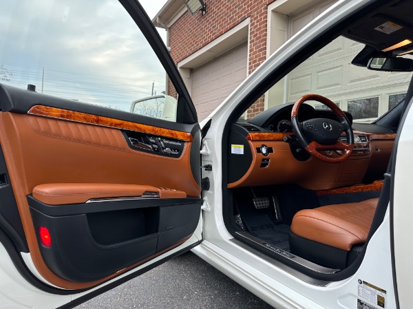 Used-2013-Mercedes-Benz-S-Class-S-550-4MATIC