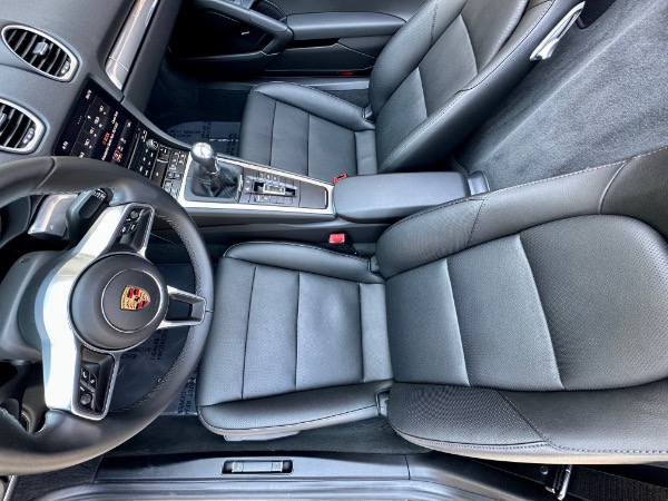 Used-2019-Porsche-718-Boxster-6-Speed-Manual-Shift