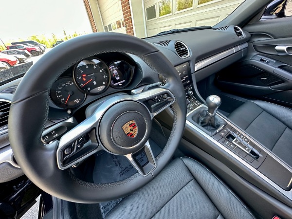 Used-2019-Porsche-718-Boxster-6-Speed-Manual-Shift
