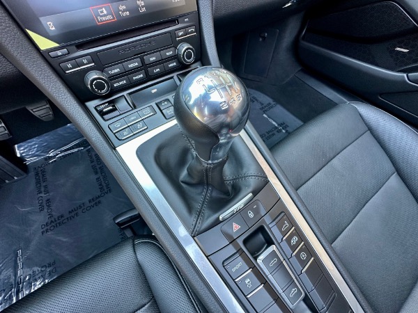 Used-2019-Porsche-718-Boxster-6-Speed-Manual-Shift