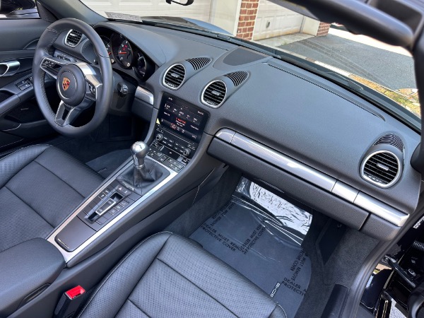 Used-2019-Porsche-718-Boxster-6-Speed-Manual-Shift