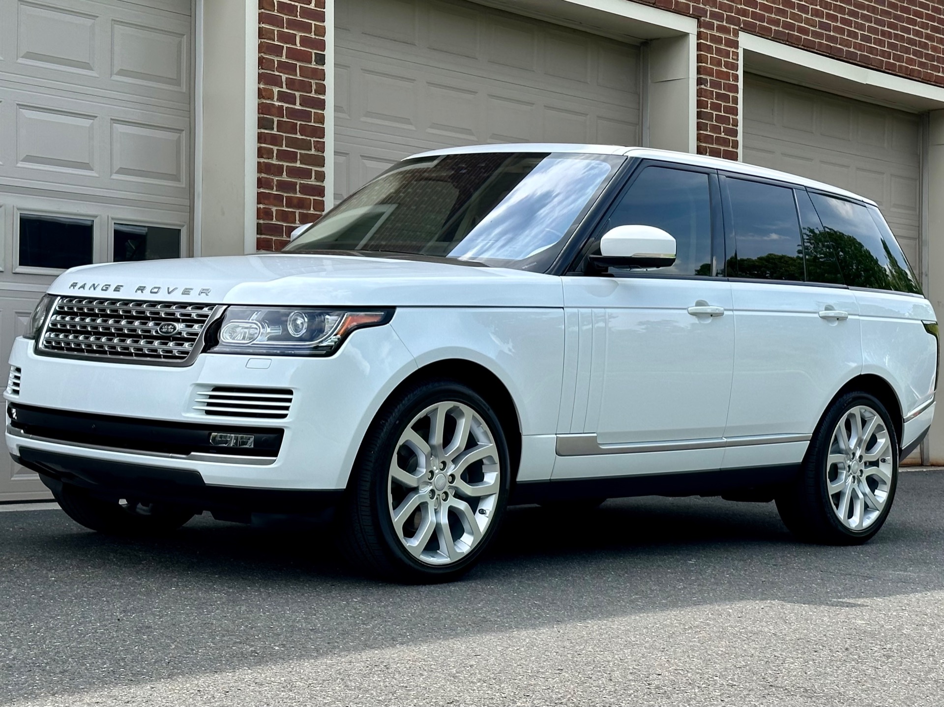 Used-2017-Land-Rover-Range-Rover-Supercharged