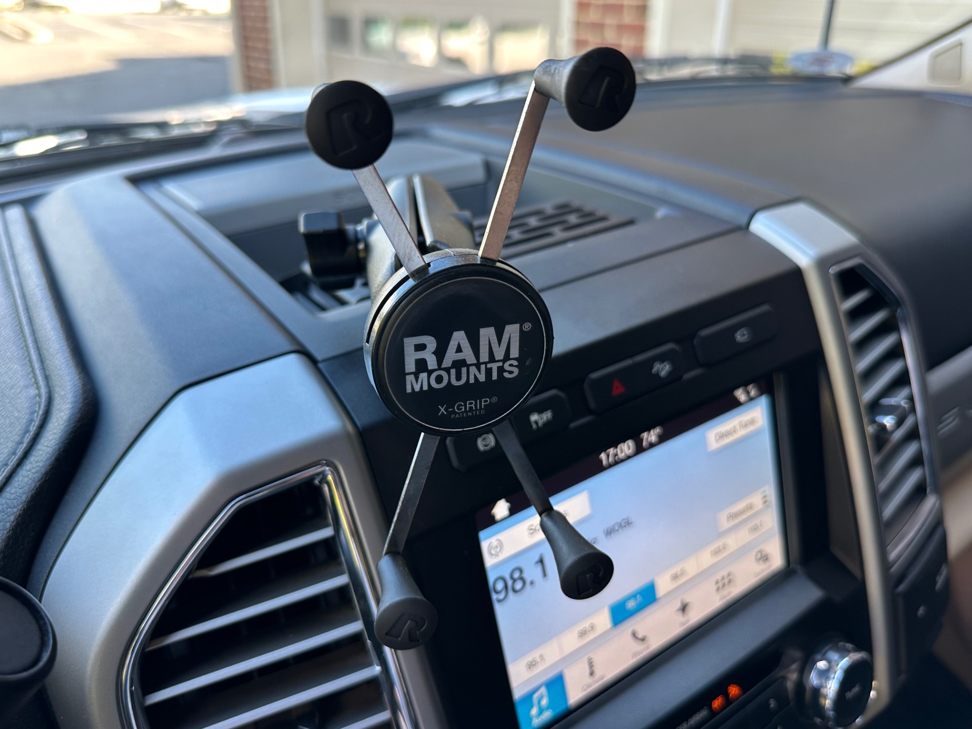 2017 Ford F-450 Super Duty Lariat - Photo 21