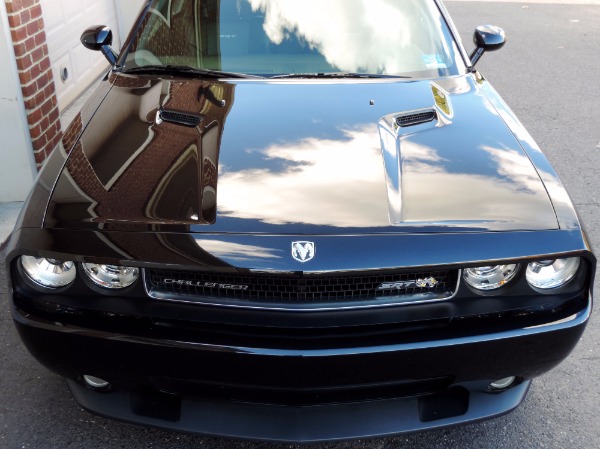 Used-2009-Dodge-Challenger-SRT8