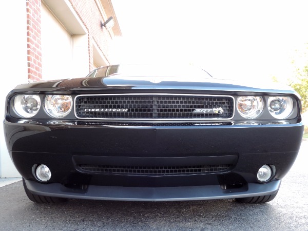 Used-2009-Dodge-Challenger-SRT8