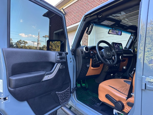 Used-2014-Jeep-Wrangler-Unlimited-Sahara