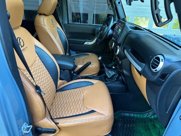 Used-2014-Jeep-Wrangler-Unlimited-Sahara