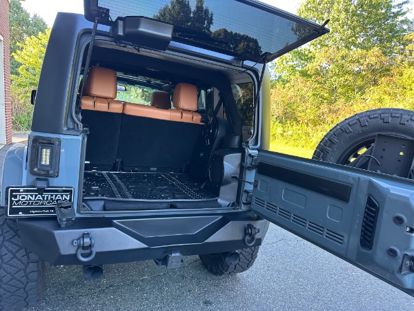 Used-2014-Jeep-Wrangler-Unlimited-Sahara