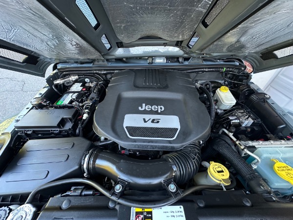 Used-2014-Jeep-Wrangler-Unlimited-Sahara
