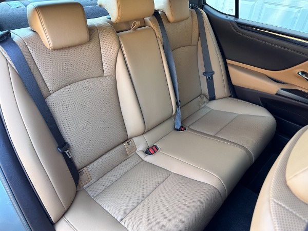 Used-2021-Lexus-ES-250-AWD-Premium