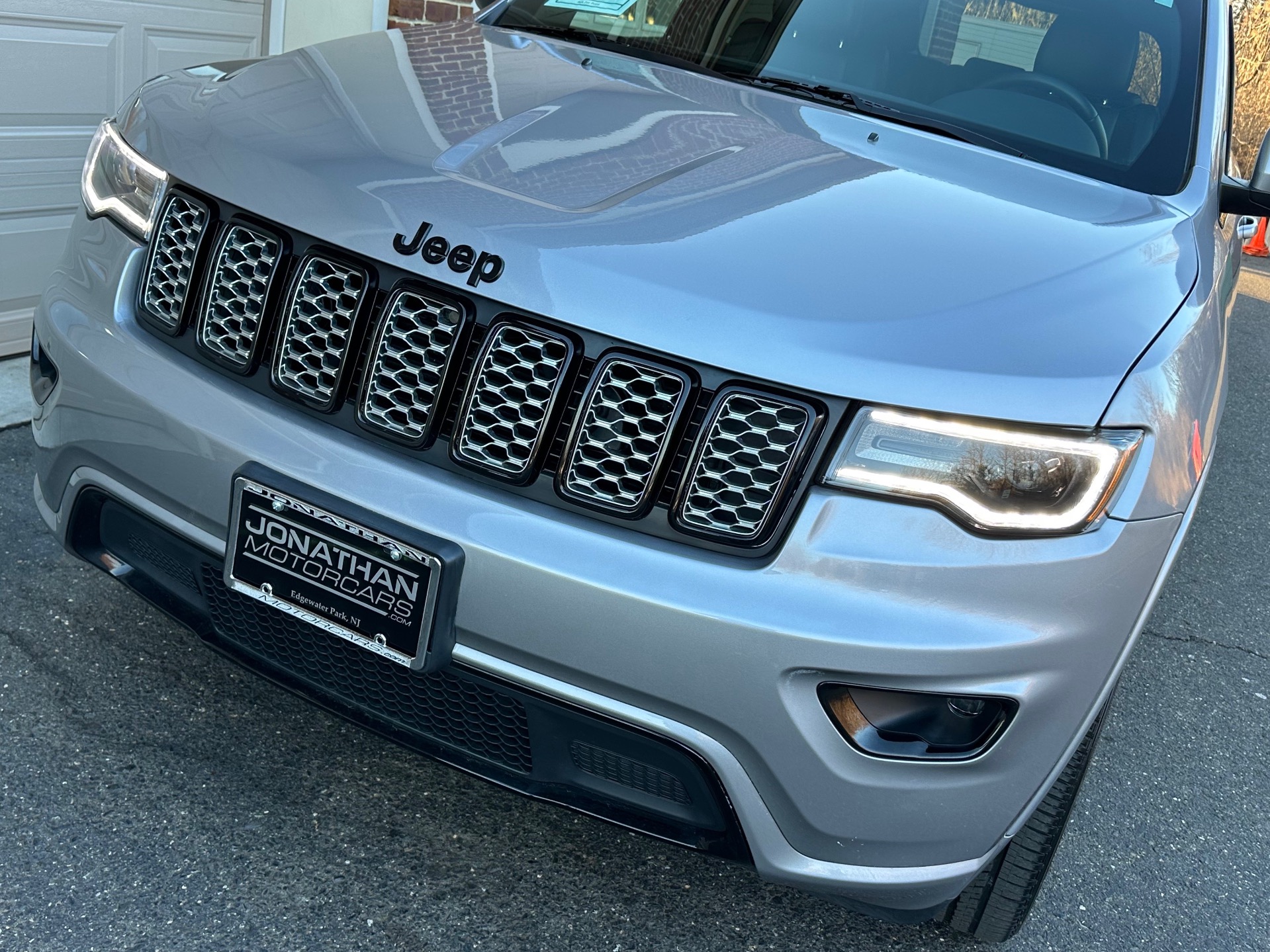 Used-2020-Jeep-Grand-Cherokee-Altitude