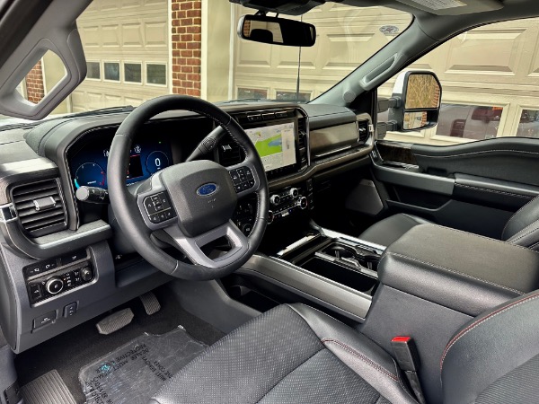 Used-2023-Ford-F-250-Super-Duty-Lariat-Diesel