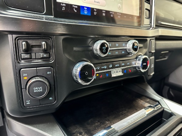 Used-2023-Ford-F-250-Super-Duty-Lariat-Diesel
