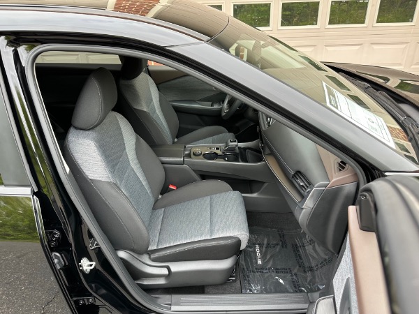 Used-2023-Nissan-Rogue-SV