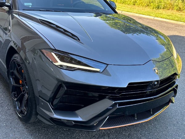 Used-2023-Lamborghini-Urus-Performante