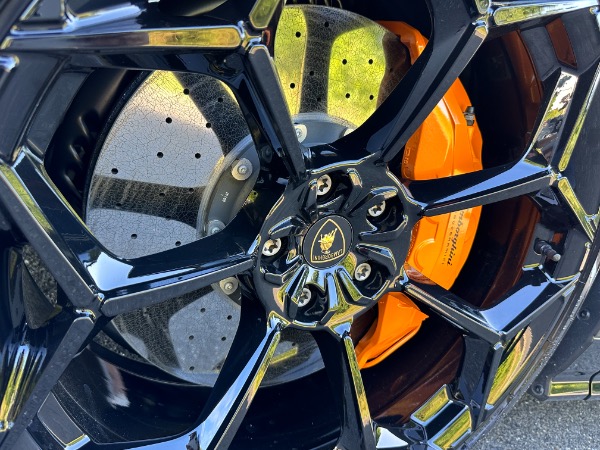Used-2023-Lamborghini-Urus-Performante