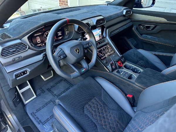 Used-2023-Lamborghini-Urus-Performante