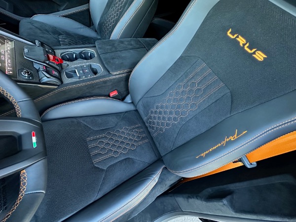 Used-2023-Lamborghini-Urus-Performante