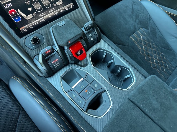 Used-2023-Lamborghini-Urus-Performante