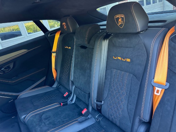 Used-2023-Lamborghini-Urus-Performante