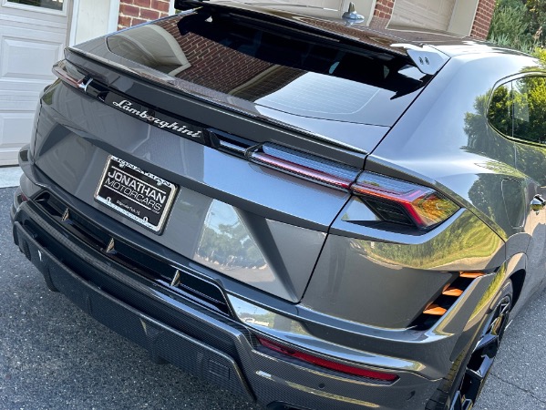 Used-2023-Lamborghini-Urus-Performante