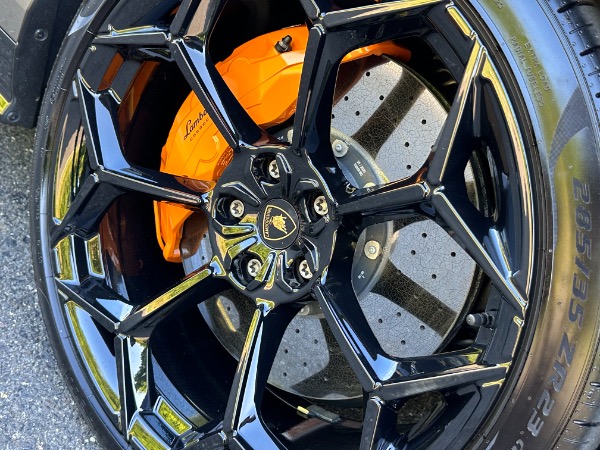 Used-2023-Lamborghini-Urus-Performante