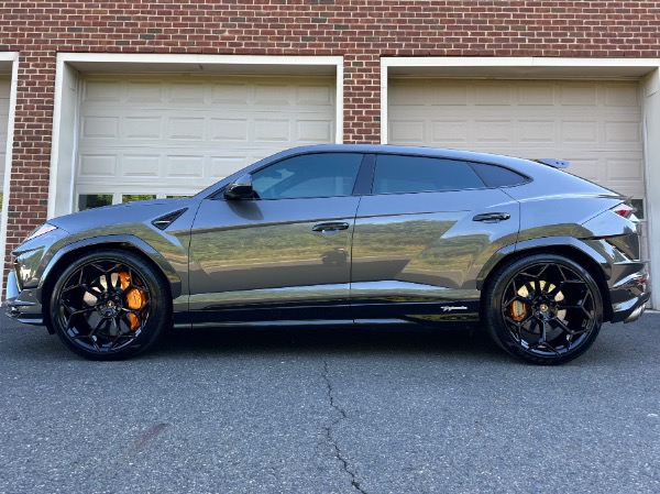 Used-2023-Lamborghini-Urus-Performante
