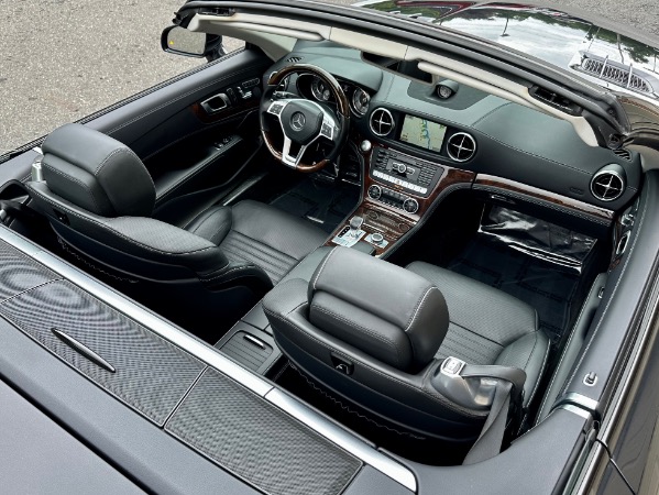 Used-2015-Mercedes-Benz-SL-Class-SL-550