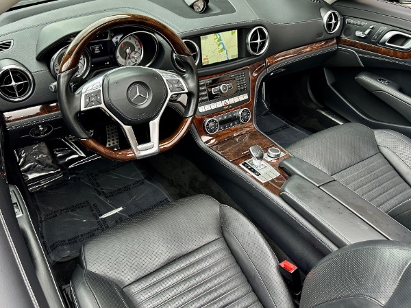 Used-2015-Mercedes-Benz-SL-Class-SL-550