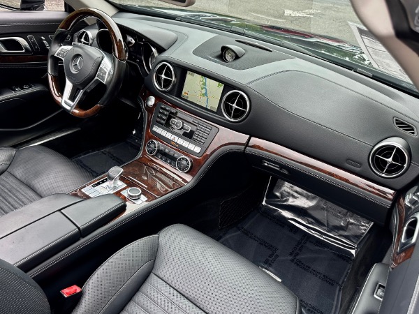 Used-2015-Mercedes-Benz-SL-Class-SL-550